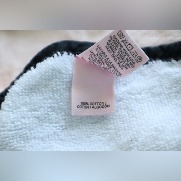 Victoria's Secret Round Palm Tree Towel - Picture 6 of 6